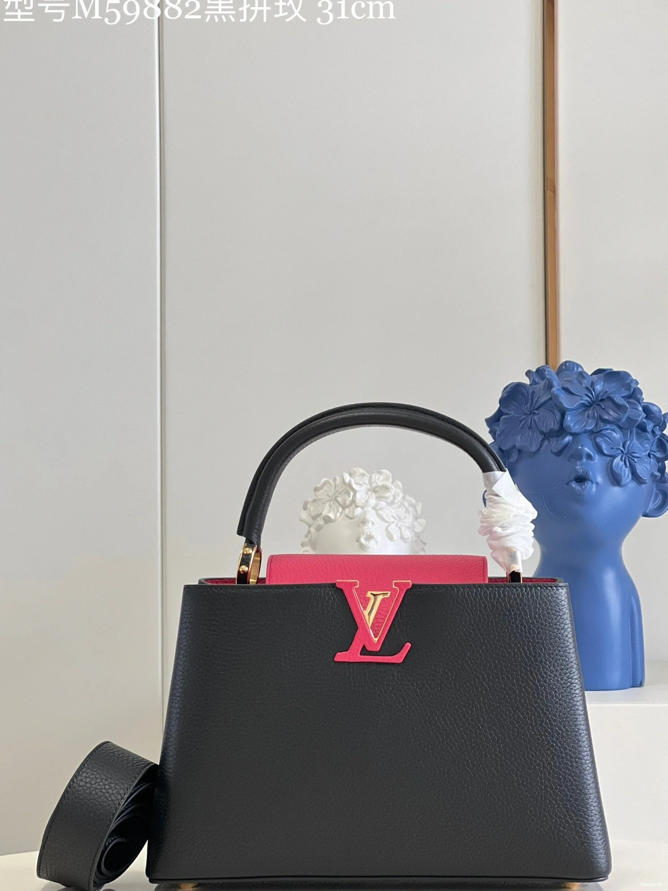 MM Louis Vuitton CAPUCINES 0331